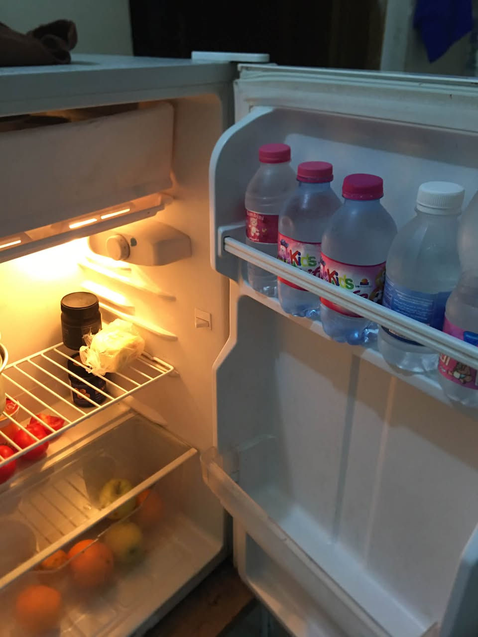 ثلاجه حجم صغير اخت الجديده سعر ١٠٠ قفل
بابل ***********
