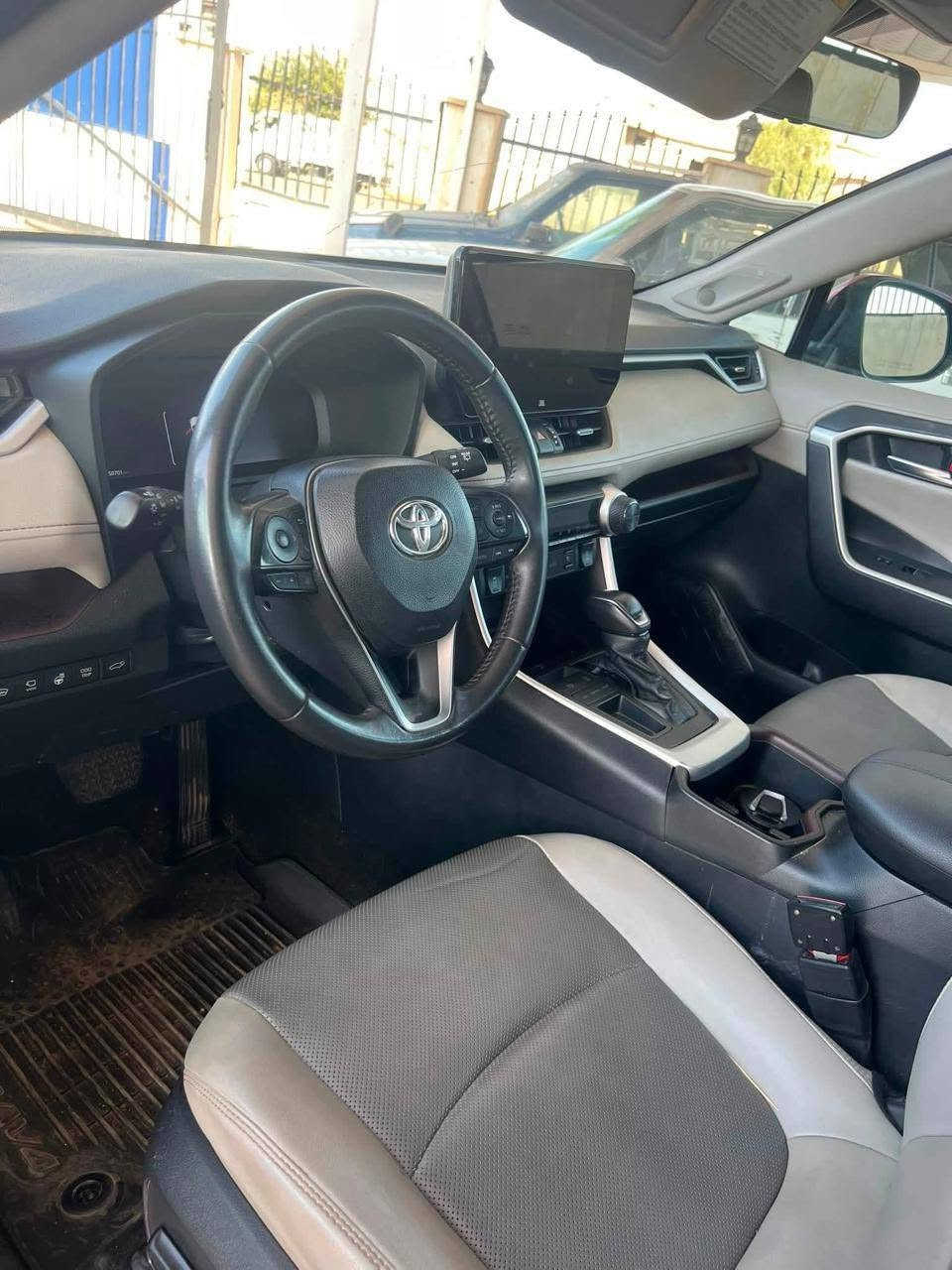 السلام عليكم....
بيع فقط اعتذر عن المراوس والاقساط
TOYOTA  RAV4 
لمتد اعلى فئه
لون ماروني 
موديل 2024
مواصفات السيارة 
بصمة  تسغيل وأبواب
فتحة سقف 
انارة الداخلية ثلجي 
سماعات JBL
 دبل لدى امام بروجكتر 
رادار أمامي وجانبي وخلفي
مانع تصادم
صندوك كهرباء 
جام أربعة اوتو 
لايت اوتو 
شاشة كبيرة كامرة خلفية دوارة 
شاشة ابل كار بلي 
اشاير مري 
مانع انزلاق 
فور ويل 
٣ وضعيات للقيادة  ماوس 
تحكم استيرن فول
 مثبت سرعة واوامر صوتية ورادار تفاعلي وتحديد مسار شاشة اعطال حساس اطارات 
سيارة نظيفة جدا 
حادث بسيط 
سيارة رقم صلاح الدين حره هزة جديدة 
ورقم الدولي 
ماشية 06الف كم
رقم الشاصي وصور الحادث  مرفق مع الصور
السعر / 218
للاستفسار /***********
