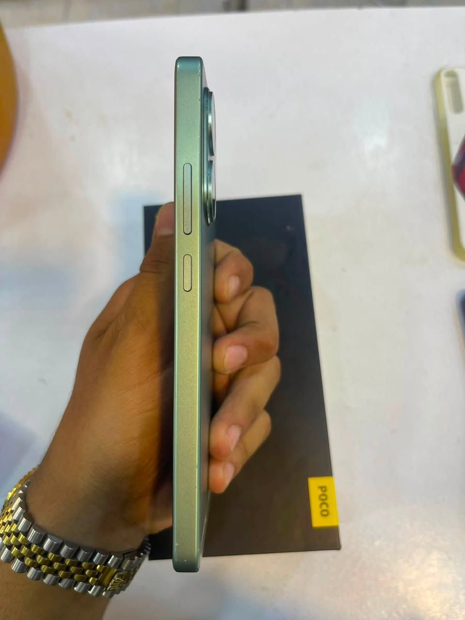 سلام عليكم 
بوكو x7 pro 
256 
‏كامل غراضه
8 +8 
١٢٠ فريم
كربلاء حي الوفاء
*********** 
واتساب
***********خط
