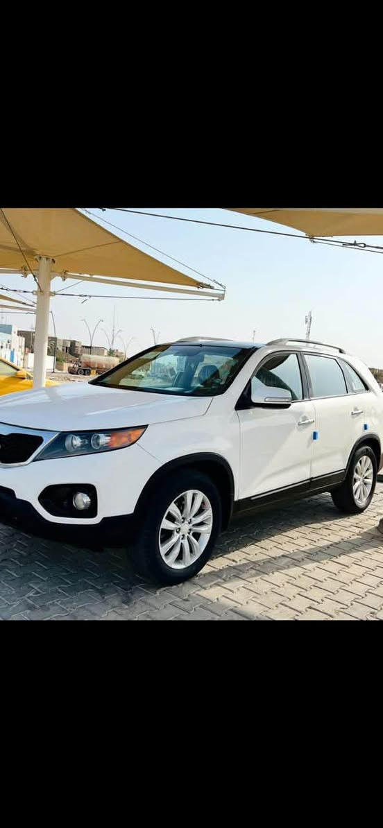 سورنتو 13 خليجي رقم بغداد باسمي 
مكينه كير كفاله ٦ سلندر 
٧ راكب 
تبريد جديد 
حداديه ٧٥٪؜ 
تخم تاير جديد 
فول مواصفات للأخير بنوراما 
بدي غير مكفول بيها ٥ قطع صبغ بدون ضربه السونار موجود مع الصور 
بس الشراي يتصل بيع مستعجل او مراوس
العنوان/البصره البصره البصره/ ٥ ميل
السعر 115 مجال بسيط 
***********
