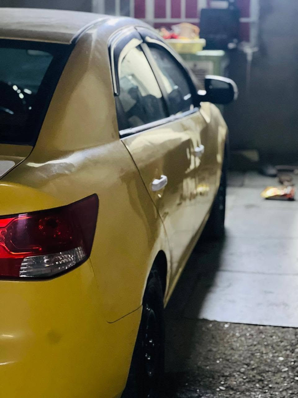 السلام عليكم سيارة فورتي موديل ١٢ تبريد شغال عارضهة ب٧٥ وبيهه مجال ترهم مراوس للتفاصيل اكثر مراسلة هذا الرقم ***********
