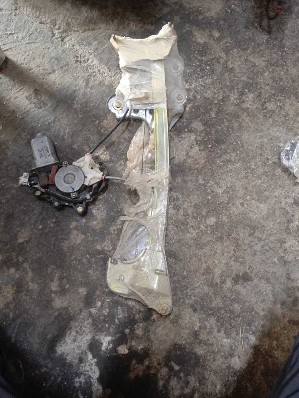 قطع غيار • قطع غيار سيارات