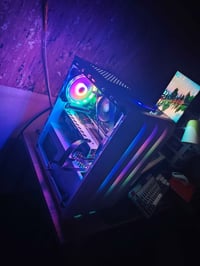 للبيع — كيس Gaming PC المواصفات: CPU: AMD Ryzen 5 5600X GPU: Sapphire ...