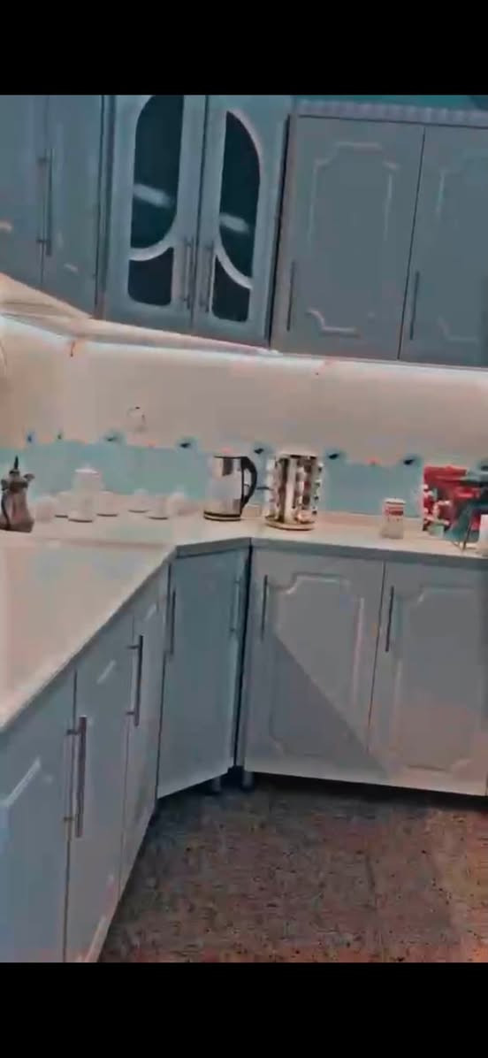 🏡 كاونتر مطبخ للبيع 🏡

✨ كاونتر مرتب ونظيف وبحالة جيدة
🤍 لون أبيض أنيق
🔹 خزائن علوية وسفلية
🔹 يحتوي على مكان للغاز
🔹 حوض غسيل
🔹 شفاط مطبخ
🔹 أدراج وخزائن للتخزين
🔹 مناسب للمطابخ البيتية

📸 الصور توضح حالته وتفاصيله

💰 السعر: يُذكر عند الاتصال
📞 للاستفسار: ***********
