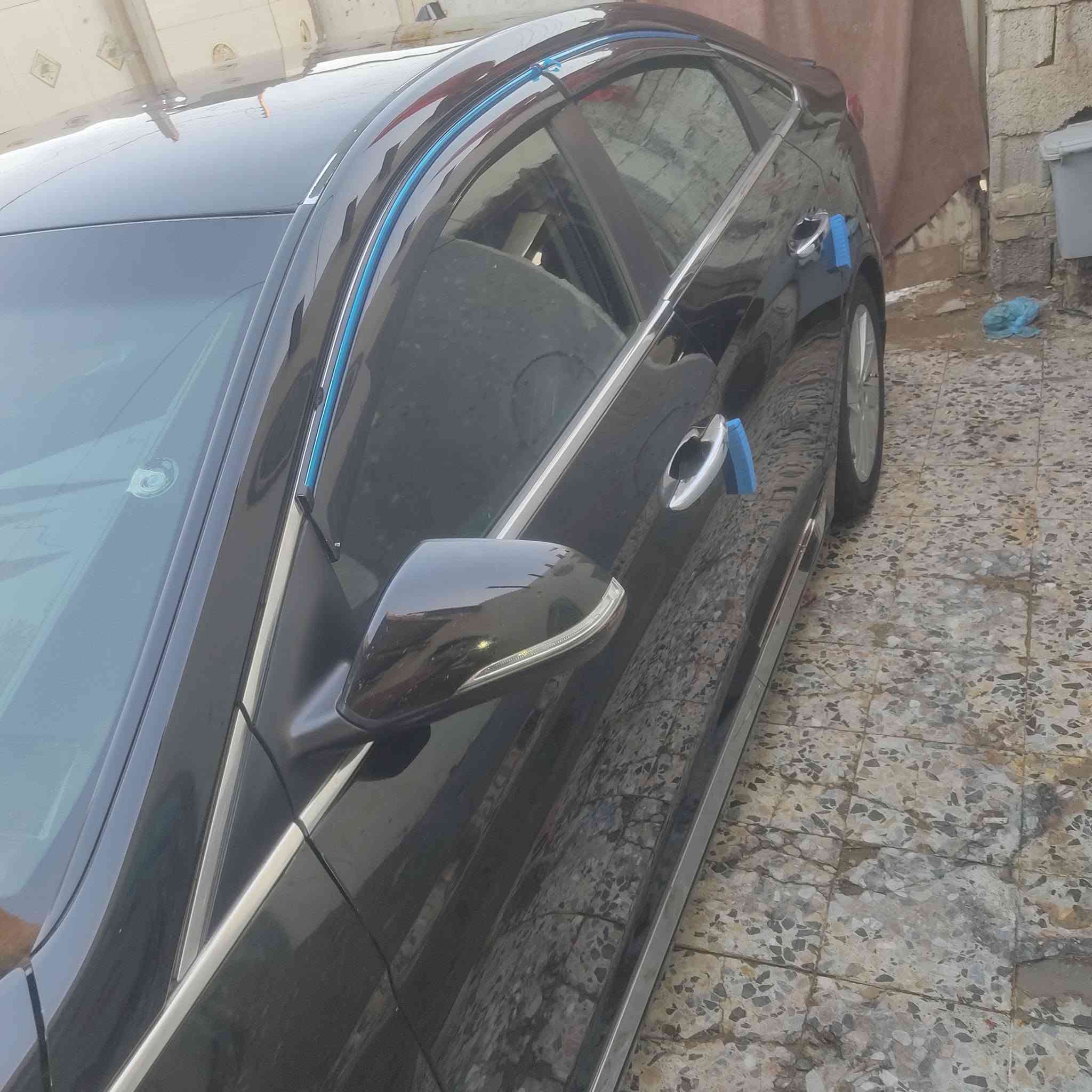 السلام عليكم  
سوناتا 15
سبورت 
محرك GDi 2400
تبريد تدفئه 
تخم تاير 
وارد امريكي 
كشنات جلد 
كشن كهربائي
نضام سبورت ايكو عادي 
رقم بغداد مداور ثاني يوم 
الناصريه /الرفاعي 
السعر 110 وبيها مجال
الاستفسار 
***********
