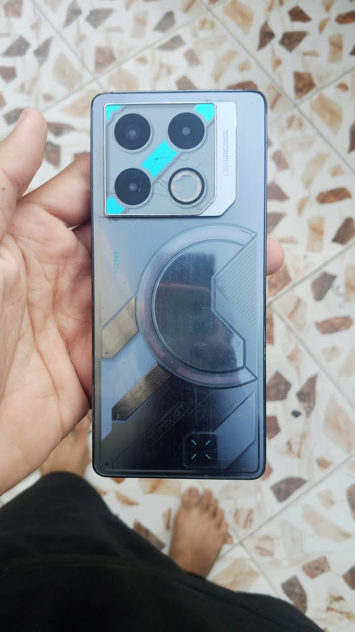 السلام عليكم انفنكس جي تي 20برو 5g الشاشه 144هيرتز الجهاز نضيف ما مفتوح ولا مبدل اي شيء فقط الفطر البضهر وما مأثر على اي شيء نهائيا السعر 180 وبي مجال الرقم واتساب *********** ملاحضه 120fps فول سلاسله
