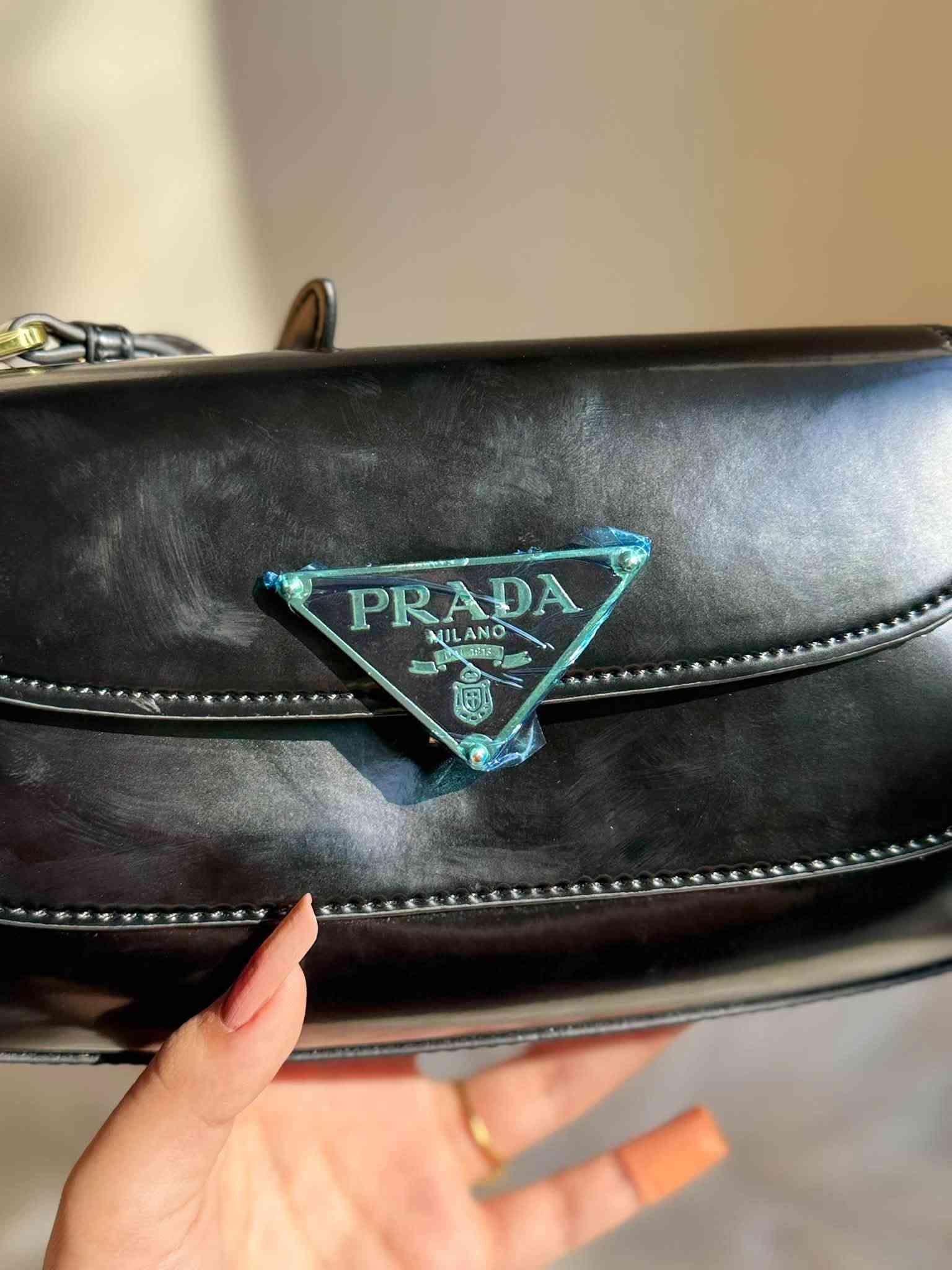 حقيبه ماركه PRADA صنع في MlLANO
