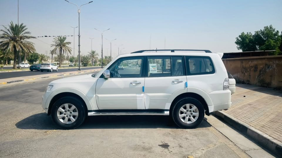 باجيرو 2014 مكفولة فول مواصفات حبتور
محرك 3.500 ماشية 107 الف مواصفات
فتحة
كاميرا 
حساسات 
كشنات جلد
كشنات كهرباء
دمام
ثلاجة
شاشة
تحكم ٣ جهات
مري شفط و كروم و اشارة
تعتيم ذاتي بالمرايا الوسطية
تبريد مركزي ثلاث قطع منفصل
كروس سرعة
ستيرن صاج بلاد
دسكات جدد
و بعد بيها هواي مواصفات جناية الباجيرو يعرفون شنو
رقم انكليزي مشروع وطني و هزة جديدة يعني مداور ثاني يوم و بدون هزة و لا رسوم الهزة و هوستها
كير و محرك مكفول السيارة عليها ادامة كاملة ارغب محرك بالباجيرو يسحك بانزين عادي سيارة بدون صبغ بدون تبديل بدون ضربة كلشي على البلاد و سونار مرفق ما تتقارن ويه المصبوغة السعر 153 ورقة و بيها مجال للشراية تجي تكلب و تشوف و بيك خير و تدلل .
عنوان كربلاء للاستفسار *********** ما متواجد بالفيس اتصال و واتساب فقط
