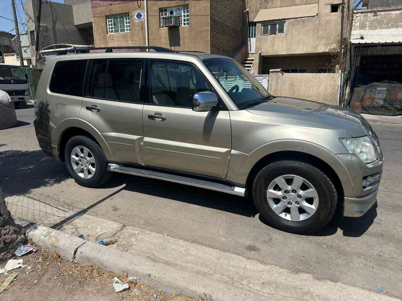باجيرو 2016 خليجي كويتي سياره جديده كلش مكفولة بدون صبغ وبدون حادث سياره مال بيت بأسم والدي تحويل مباشر ماشيه ١١٦ سبير منازل مري شفط تحكم ستيرن ٧ راكب ٣ قطع تبريد *********** 
*********** سياره جاهز ومابيها اي نقص عنواني بغداد الشراي يتصل هزه وسنويه جديده الشراي يتصل سعر ١٥٢ بيها مجال بسيط بغداد, العراق
