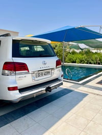 لكزس LX570 سبورت • ٢٠١٣ • ١٤٧الف
