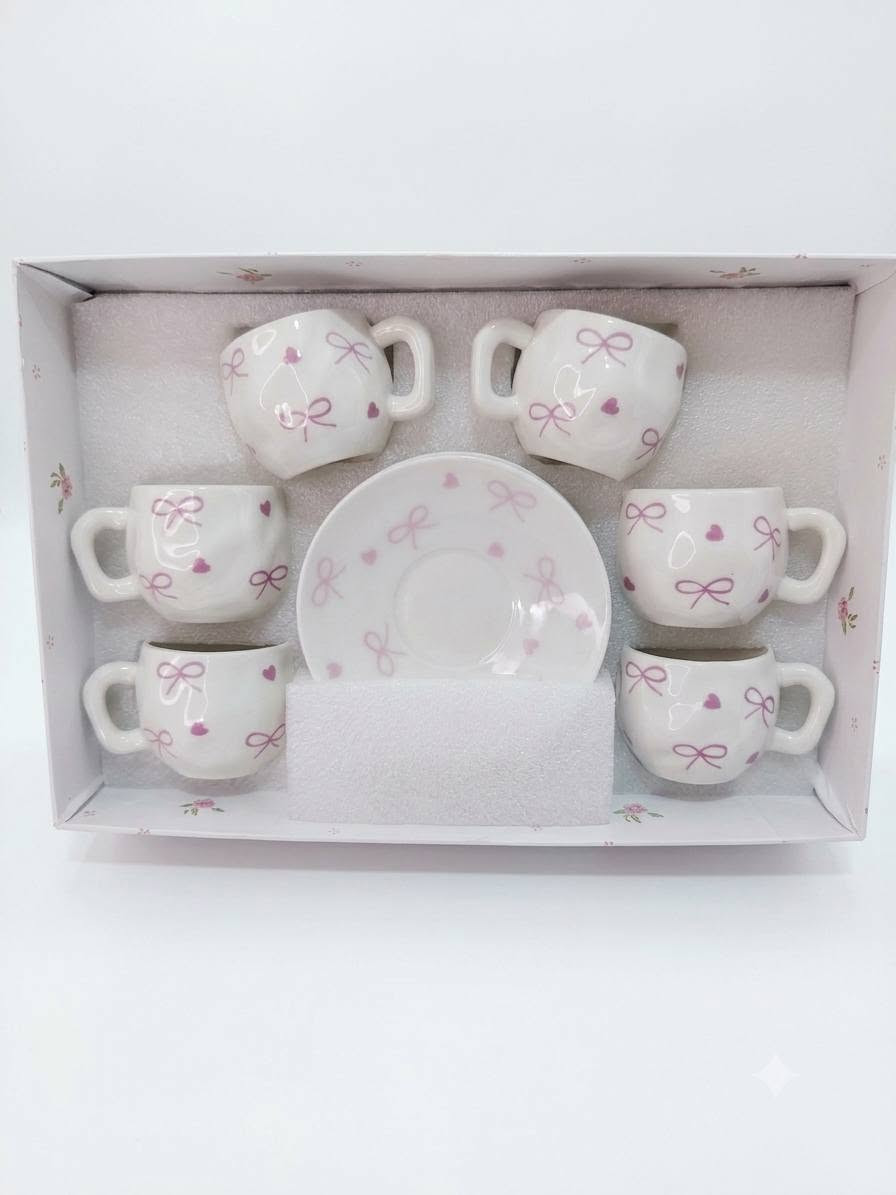 ☕🎀 فناجين ناعمة وأنيقة 🎀☕

ست صحون ست فناجين مناسب للضيافة او كهدية جميلة.. النقشات ترند. 
النقشات الترند 🍒🎀🌹
تصاميم متنوعة 
موديل القلوب الوردي 🩷
​موديل الورد الناعم 🌸
​موديل الكرز والفيونكة 🍒
​موديل الشرايط الوردي 🎀

للطلب والاستفسار ***********
متوفر توصيل لكل المحافظات 5
