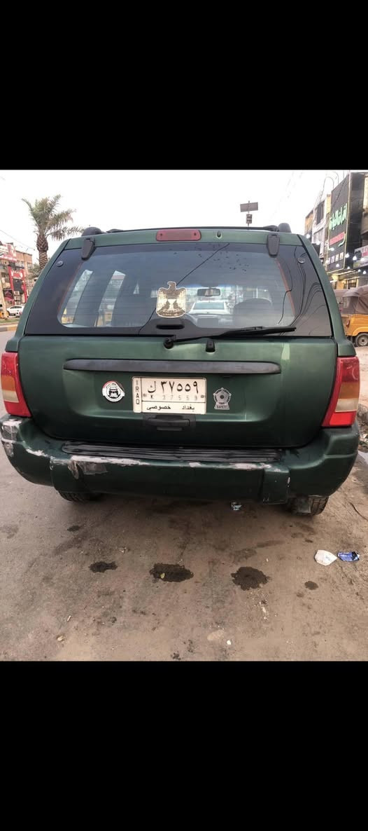 السلام عليكم  
للبيع 
جيب شيروكي موديل 2000 
السعر 55 و بيها مجال للشراي 
مكاني بغداد بسماية
للتواصل ***********
