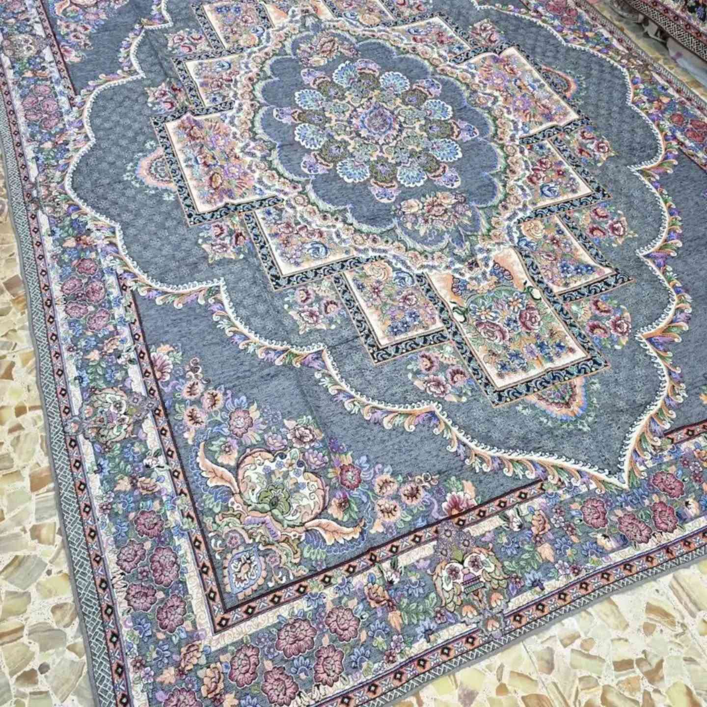 سجاد • بدون تفاصيل • منزلي