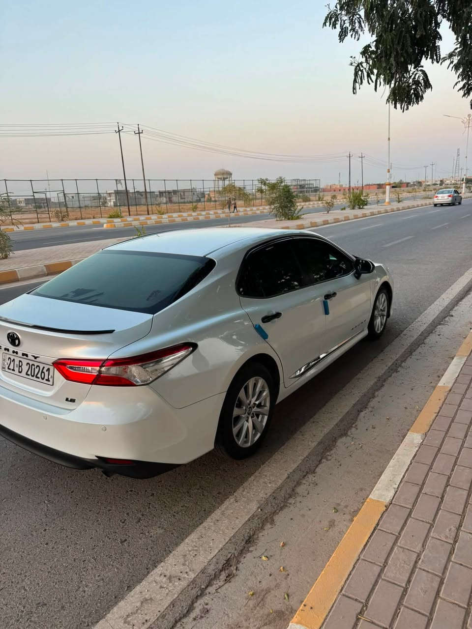السلام عليكم
كامري خليجي 2018 LE مكفوله ما عنده شخط بل جاملغ الخلفي مرشوش فقط الشخط مواصفات LE معروف  تبريد ثلج تحكم ستيرن أشاير بل مري سايد بريك دكمه محرك ٢٥٠٠ ماشيه ٩٤ السعر 190  
***********
