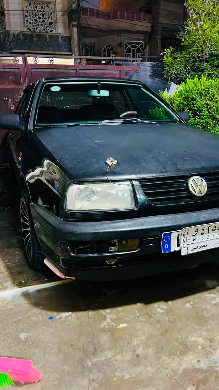 سلام عليكم 

للبيع كولف موديل 93
مكينه 2000
تبريدها كلش حلو خير من الله سياره 

سعر سياره 43 وبيها مجال 
مكان السياره بغداد الزعفرانيه 

‭***********‬
