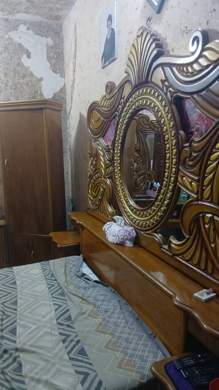 السلام عليكم جميعا 
وجمعه مباركه ان شاءالله 
عندي هاي الغرفه للبيع
***********
