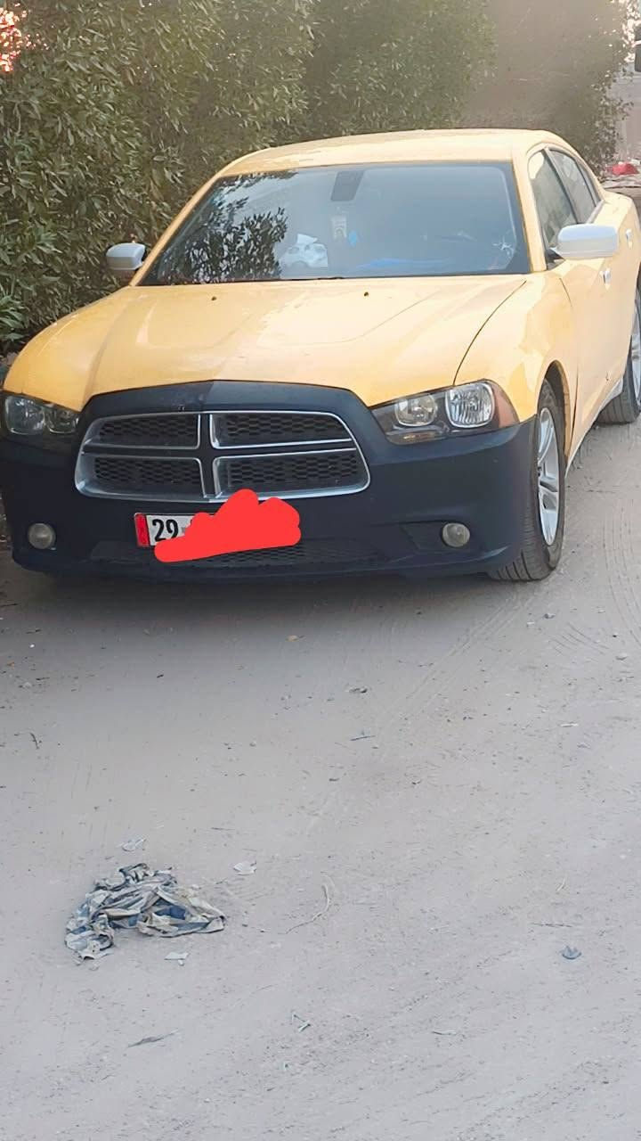جارجر موديل 2012 سياره جاهزه مكانه البصره السعر 120وبيه مجال ما نقصه شي كبل الشارع ***********@
