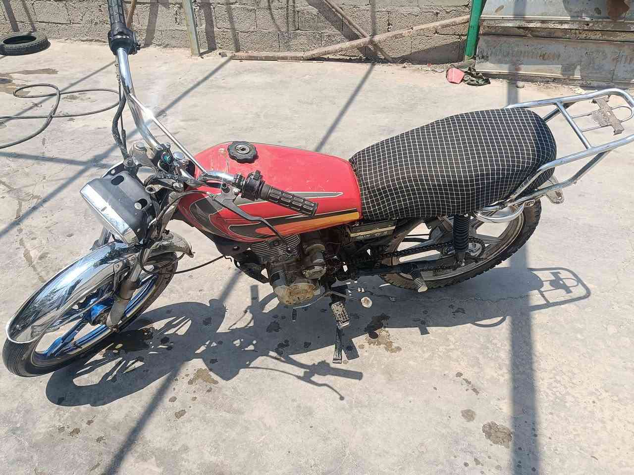 دراجه خمسه كير للبيع السعر ٢٥٠ وبيه مجال محرك كهربائيات خير من الله  نكره سلف  مكاني بغداد فلكه بسمايه رقمي  ***********
