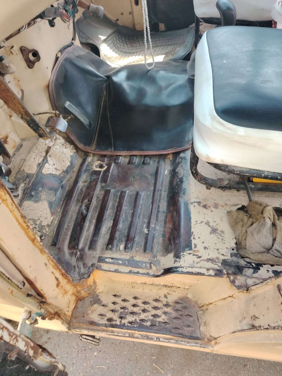 سلام عليكم واز للبيع موديل 90 تحويله كامله ***********
