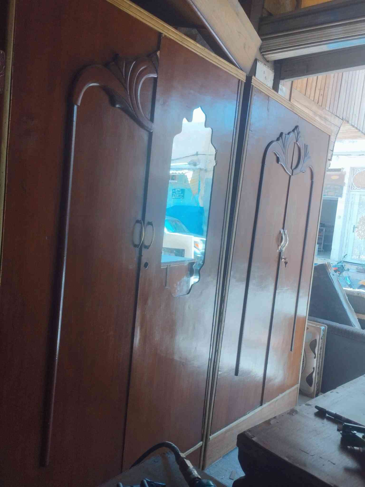 متوفر ديوان 5 قطع 10 مقاعد 
كناتير بابين عدد 2 نجاره 
بوفيه 6 ابواب نجاره 
بسعر مناسب جدا 
العنوان واسط نعمانيه شارع 13 مقابل بيت الحاج خيون 
للاستفسار مراسلة الصفحه او الاتصال 
*********** واتساب 
***********
***********
