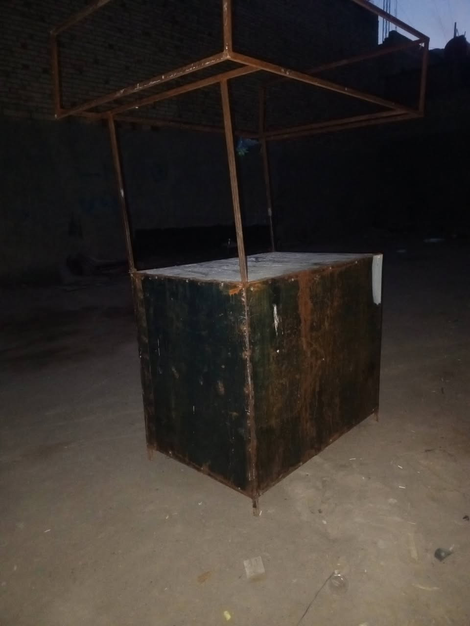 ميز مال البن البيع تفصال ويرحم برج مال دجاج بس سويله باب ***********
