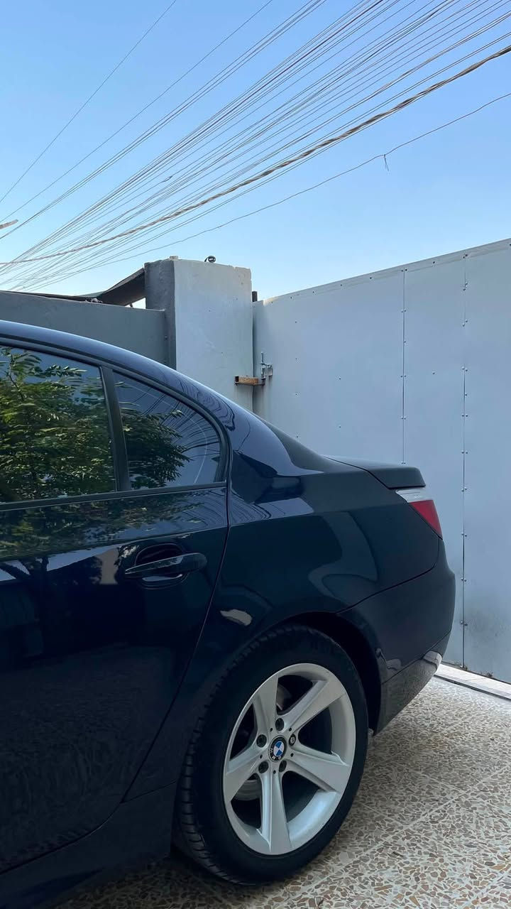 للبيع   ‼️ :  2008 BMW E60
 محرك n53 525i نوزل طويل
السيارة نظيفة احلى من الصور 
بيها قطعتين صبغ فقط بشرط الفحص 
كشنات جديد تبريد ثلج كير كوبرا
محرك و كير بشرط دعاميات M دوسات M 
فتحة بانوراما . ‼️
الـسـعـر : 127 بيها مجال
للاستفسار اتصال على هذا الرقم : ***********
