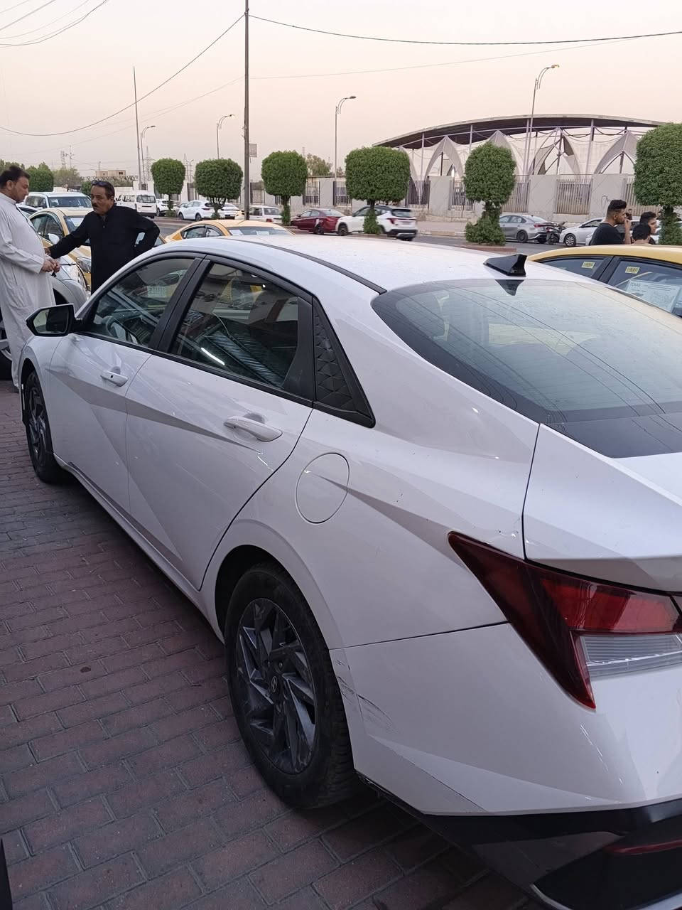 النترا 24 للبيع رقم كاتي حادثها خشم البنيد وشوية بالجاملغ الخلفي مواصفات رادارات خلفيه وخانبية وارادار امامي وتحديد مسار وتوقف ذاتي وبصمة واضائة ترحيبية السعر 147 وبيها مجال 
للاستفسار الاتصال ***********
