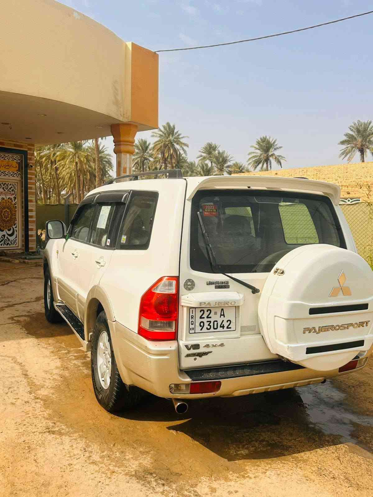 السلام عليكم باجيرو للبيع ٢٠٠٤ رقم أربيل انكليزي سنويه لل٣٠ مكينه ٣٠٠٠ ناعمة وحلوة كفاله السياره عده قطعتين صبغ أثر طخه بسيطه 
مالك السيارة ديوانية 
 ٧ راكب تخم تاير جديد 
كهربائيات شغالة مواصفات سبورت السيارة 
جرس ع ١٢٠ 
تبريد نقصها غاز فقط
سيارة نظيفة عليها ادامة كاملة من بلكات وبخاخات مكينة وگير بشرط 
السيارة أحلى من الصور 
ب ٧٠ ورقة وبيها مجال 
المكان الديوانية الحمزة الشرقي 
*********** للاستفسار
