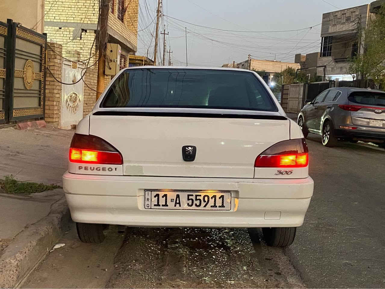 بيجو 306 2001 بيهة بنيد وربع الباب السيارة بلادية ونضيفة كلش 
رقم بغداد ب أسمي ورقمها كلش حلو 
مكينة كير تبريد فوول 
السعر 49 وبيهة مجال بسيط 
للاتصال ( *********** ) بغداد, العراق
