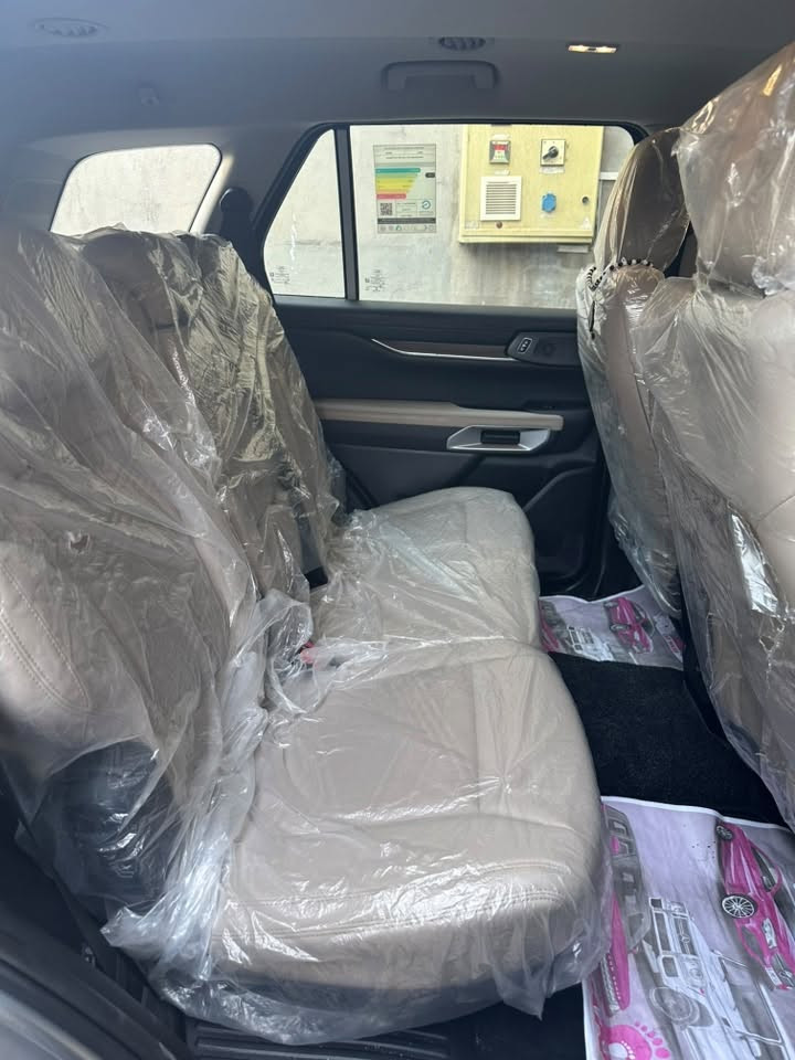 السلام عليكم 

Ford Everest 

2024 

كلين تايتل 

وكاله القاصد

ضمان شركه 5 سنوات 

محرك أربعة سلندر 2.3 توربو  

7 راكب 

السياره ماشيه 10 آلاف فقط  

مواصفات XLT

بصمه
المرايا الجانبيه كهربائية 
سنتر لوك بكل باب  
المريايه الوسطية ذاتية التعتيم 
حساسات أماميه و خلفيه
كامره خلفيه متحركه 
تبريد 3 قطع الخلفيه سقفيه 
مناخين تبريد 
كشنات اماميه كهرباء بالكامل 
التحكم على المنحدرات 
حساس مطر 
6 وضعيات قياده 
دفع رباعي 4x4
شاحن لاسلكي
شاشة تدعم ابلي كار بلي و أندرويد اوتو وايرلس
 هاندبريك  كهربائي 
كير كهربائي 
المصابيح الاماميه و الخلفيه LED
كشافات ضباب امامي و خلفي LED
مثبت سرعة 
مثبت Limit
6 ايرباك air bags 
8 أسماعات 
LED نهاري 
تحكمات ستيرن جهتين 
اوتو ستارت 
أناره ترحيبيه
شاشه مساعده في الطرقات الوعره
تخشيب

رقمها   بغداد
 
45 مليون عراقي  

***********

واتس أب موجود فقط

