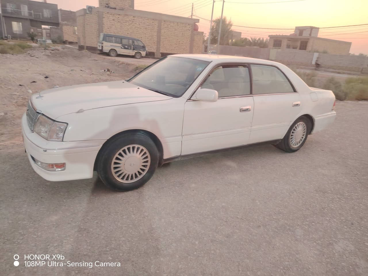 السلام عليكم راس الثور فلات موديل ١٩٩٧سياره جاهزه مرقم انكليزي حلوه دواخل الفينيه شاشه كامره خلفيه السياره مكفوله من الكص والنقل الجثه تبريد شغال حدادي مقدم جاهزه بس العربانه عوزه ملاحظات بسيطه دشبول دواخل جديد بيه ضربه بجم بسيطه ومشغوله شغل حلو مكينه وكير مكفولات  مداور ثاني يوم السعر ٨٨ وبيه مجال هذا رقمي ***********

