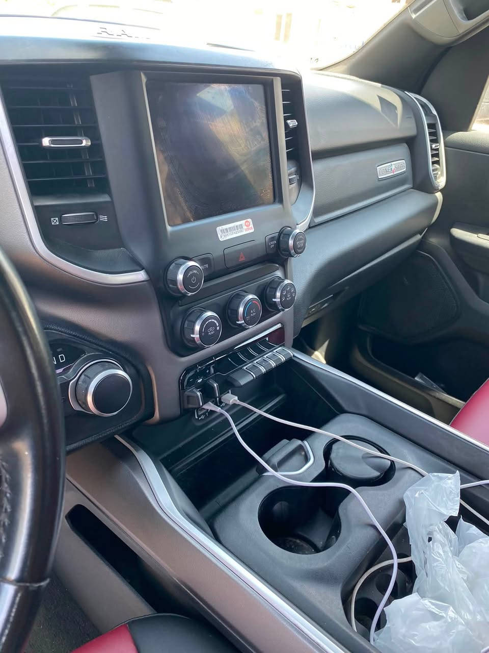 للبيع رام Ram 1500 Lone Star موديل 2022 الممشى ( 33000 ) رقم بغداد بأسمي مكان التواجد بغداد - السيدية 
حادثها ابواب 2 عكس السائق مبدلات نفس اللون وصور الحادث مرفقة مع المنشور بسعر 27500 دولار 
للاستفسار اكثر التواصل مع الارقام :-
***********
***********
