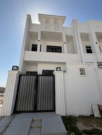 الديوم منطقة التصنيع • ١٠٠م • جاهز للسكن