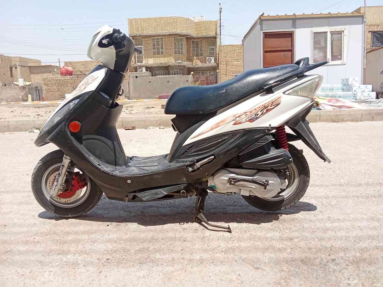 سلام عليكم جي فور مامفتوحه كلشي شغال بيه سعره 450 وبيه مجال
مكان الناصريه مدينه 
شراي يتصل ***********
انه مكاف بل نشر
