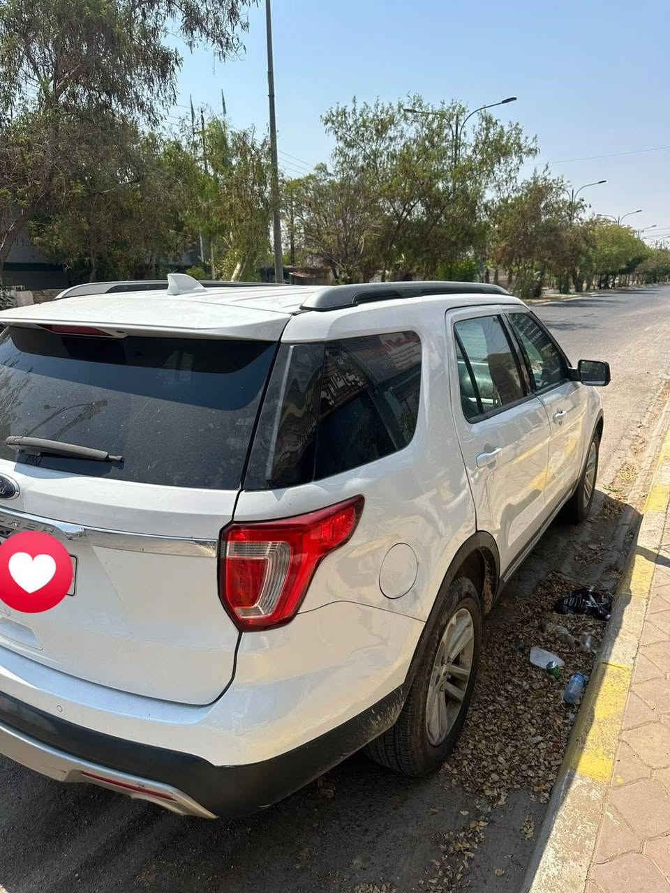 فورد اكسبلور موصفاتXLT
فول مواصفات  عدى سلايت مابيها فقط .
محرك ٦ سلندر.
كشنات جلد ٧ مقاعد.
حساسات امامي خلفي .
جنطه شفط.
شاشه ايباد.
ويل كروم.
لايت زينون
دخول ذكي زائد بصمه.
كشنات كهربائي زائد تدفئه.
استيرن تدفئه.
نقطه عمياء في المريات.
ضرر السياره چامرلغ الخلفي صفحه السكن زائد اسفل. الصندوق بدون دواخل ارباك سليم. 
بدون شواصي 
السعر علق بكلمة تم 
***********
بطاقة بانزين +سنوية بااسمي رقم اربيل
موديل 2017
بجم كبس
