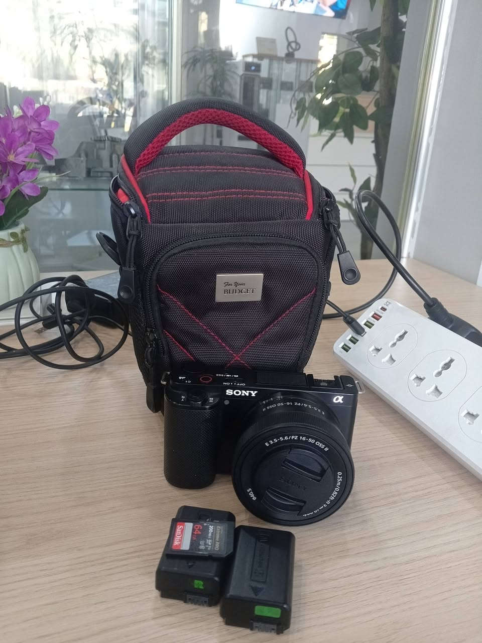 📸 **للبيع | Sony ZV-E10**

كامرة **Sony ZV-E10** بحالة ونظافة **جيدة جداً**، استخدام شخصي لمدة **9 أشهر فقط**.

**التفاصيل:**
• Shutter Count: **1,716 لقطة فقط**  
• عدسة **Sony 16-50mm**  
• **بطاريتان**  
• الكارتون الأصلي
رام 64 مع حقيبة هدية 
• جميع الملحقات متوفرة  
• الكامرة نظيفة ومحافظ عليها

مناسبة جداً لتصوير **Reels – Content – Photography – Video**.

**سبب البيع: الترقية إلى كامرة أعلى.**

📍 **بغداد**  

للتواصل: خاص أو على الرقم **[***********]**

نص مكتوب في الصور:
- CAMERA SHUTTER COUNT Find out how many shots your Digital SLR has taken RESULTS Shutter count 1716 SONY ZV-E10 Current value on eBay As an eBay Partner, this site may be compensated if you make a purchase using the above link X Post If you found this useful and love cameras, check out our new desktop app! CHECK ANOTHER CAMERA Digital Photo Gallery
