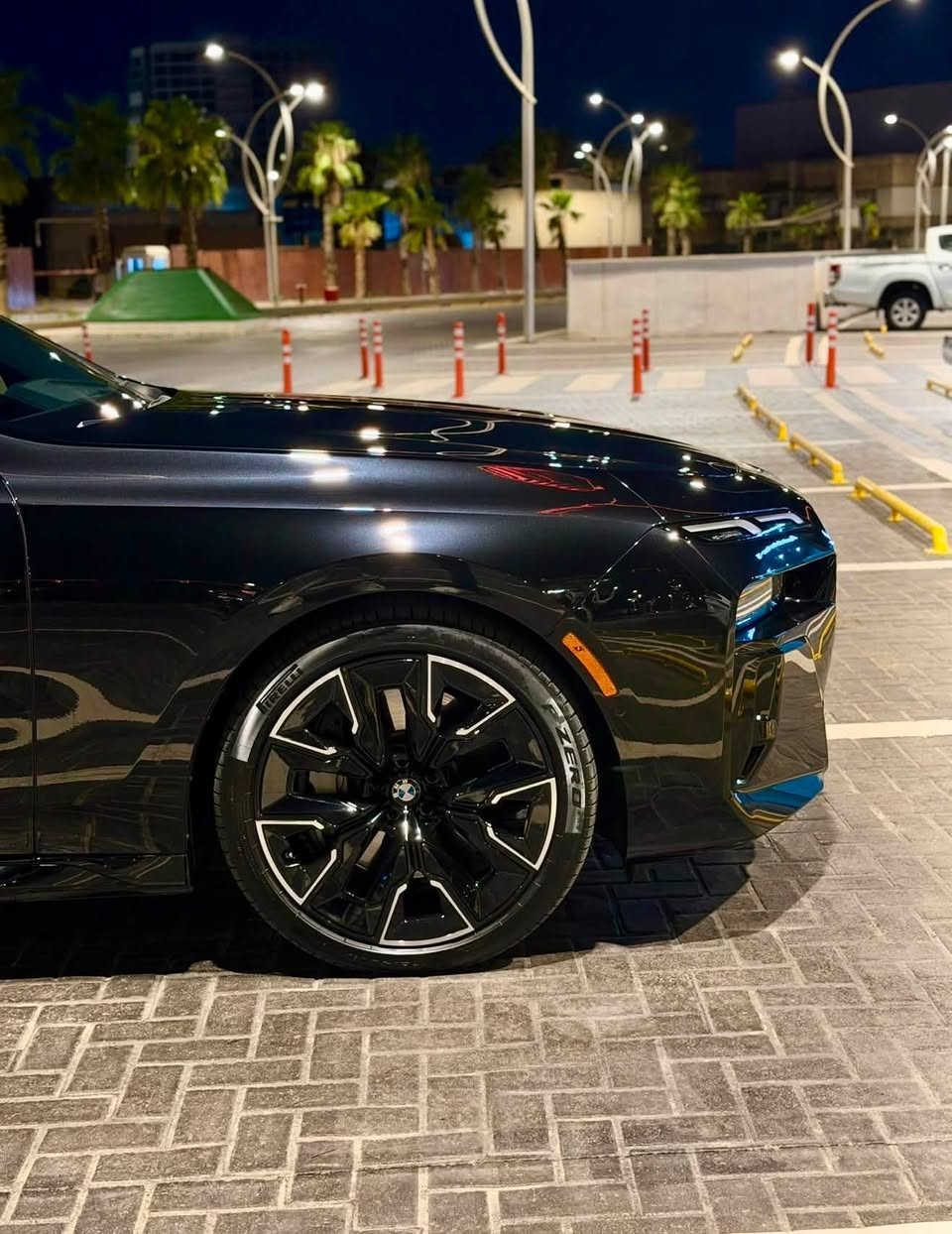 Bmw 💎 760   2024   بمحرك( V8 . 4.4L twin power turbo ) 544 حصان  🚀
عداد الكيلو متر  11.5ميل (19 الف كيلو متر)
جديدة بحالة الوكالة 

وارد امريكي كلين فقط شبر بلتكمه جهه الصدر ضرر مال تحميل
السياره عليهه برمجة لغة عربية 
المواصفات : تاير خلفي يفتر 💎  مساج 💎 4 مقاعد كهرباء 💎ناضور ليلي كاميرة بلدشبول 💎 كشنات خزن ميموري 💎 5 وضعيات قيادة 💎 كشنات تدفىه تبريد + مساج 💎 نضام التحدث ب الاموار الكهربائية  للمركبة 💎 ماوس تحكم بشاشة السيارة 💎 نضام خرائط مرتبط القمر الاصطناعي 💎 نضام تعليق ذكي 💎جكات 💎سقف رولز 💎 داتا شو كبير 💎 داخل احمر واسود 💎 ابواب شفط 💎 نضام ترحيب 💎 تشغيل عن بعد 💎 شاشة ب الابواب تتحكم بكلشي ب المركبة  💎3 بردات خلفية كهرباء 💎kick to open صندوق خلفي يفتح ب الرجل 💎 بوابات تهوية تفاعلية كهربائية💎 رادار تفاعلي 💎 4 كاميرات 💎 تحكم بلصوت وقلب ب اشاره الاصبع 💎شفتات ستيرن 💎 منضفات زراكات للكامرات 💎 اضائة جانبية ارضية 💎اصطفاف ذاتي اوتو بارك 💎 رجوع  تلقائي 💎 ثلاجة امامية +خلفية💎زجاج طبقين عزل رهيب💎 حساسات 360 ْ 💎ويل كب 21 💎بصمة ابواب 💎 نقاط عمياء 💎 مري قابلة للطي  💎مري هيتر 💎محافظة على المسار 💎 بريك اوتو 💎كرستال بكل مكان 💎تطعيم الداخل ب الخشب  الطبيعي 💎ستيرن m power 💎ستيرن تدفئة 💎 هاند بريك الكتروني 💎 قيادة ذاتيه 💎 Auto Hold ➖ وبعد بيهها هوايه مواصفات ميخلصن 

السعر : 720$ وباسمي تحويل ثاني يوم 

مكاني بغداد الكرخ الدورة 

***********
