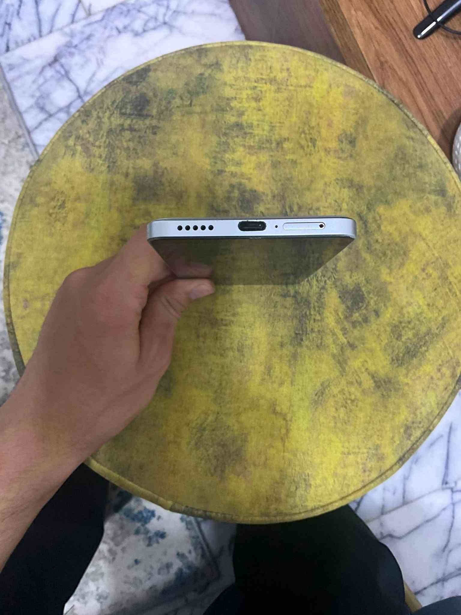 السلام عليكم
بوكو x6برو ذاكرة 512Gجهاز اخو الجديد 

مستعمل سنه 

المكان ناصريه مركز.   توصيل موجود

السعر  350  

للتوصل..***********
