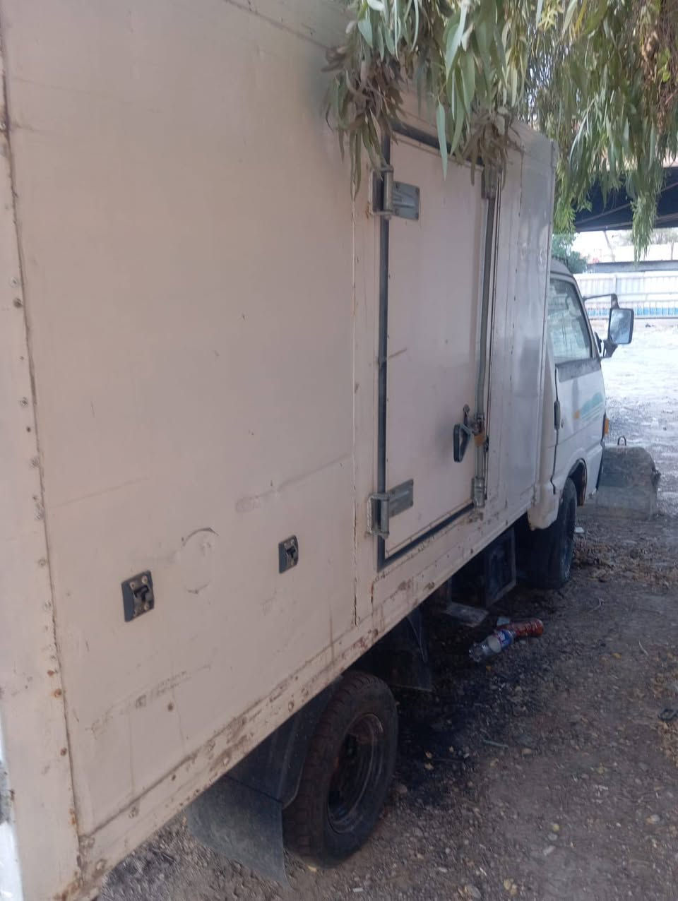 سلام عليكم و رحمة الله

كيا بنگو  براد موديل 95 
محرك ستندر 3000
براد شغال تجميد 
السيارة باسمي تحويل فوري

***********
