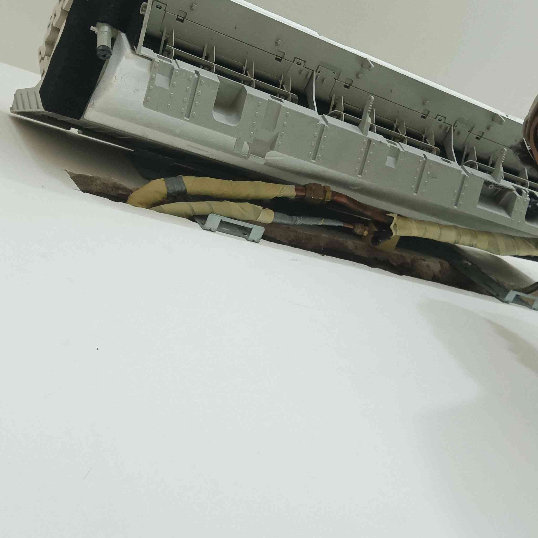 ‏ لا تحتار ولا تفكر  احنه نجيك لحد بيتك بكل مناطق كربلاء اتصل والباقي علينا  📞☎️
‏
‏🌧صيانة 🛠 موقعية في جميع مناطق كربلاء للسبالت والمكيفات 🏔️🥶
‏
‏🌧تنصيب ⚙️ جميع انواع السبالت بضمان لمدة سنة.  
‏
‏🌧فتح وغسل 🚿 جميع انواع السبالت.. الغسل يشمل فتح تام للسبلت وغسله جيداً ثم اعادة تنصيبه 🌧️☃️
‏
‏🌧صيانة الليك 🛠 وشحن الغاز
‏
‏🌧لغاء الصمام العاكس بحرفية 🔧
‏
‏🌧تبديل الضاغط مع تنظيف المنظومة وغسل الجهاز 🔧🔨
‏☎️ للاستفسار : يرجى مراسلة الصفحة او الاتصال على الارقام التالية...
‏
‏📞  ***********
‏***********
