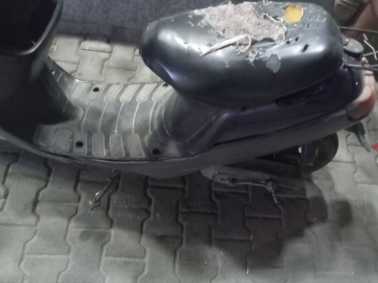 السلام عليكم درجة بطه ٦٠ للبيع درجة تخبل محرك ناعم لا مجفت ولا اكسل بس يرادله ترتيب شويه جانت متروكه يرادله بس تنضيف كابريته تخربط ويرادله باتري شويه سعر ٢٢٥ وبيه مجال كاضميه ***********
