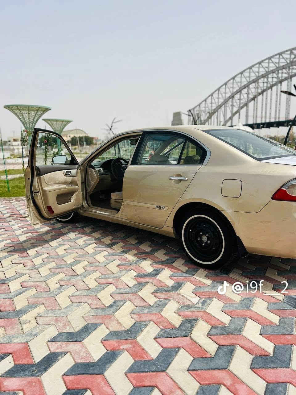 اوبتيما 2008 خليجي بيه طخة بالبك لايت الأيسر والباقي مكفول كير ومحرك وحدادية وتاير جديد وبيه جراد بالإمارة بسيط سنويه 2028 شهر الرابع  صاحبه يريد تحويل  مكان السيارة ذي قار الشطرة السعر 86 وبيه مجال بسيط 
رقم الموبايل ***********
