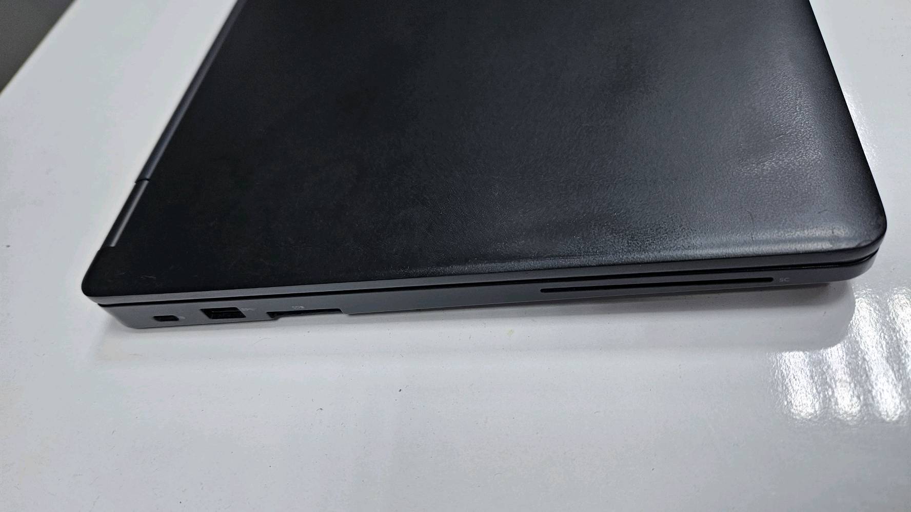 جهاز مرتب وقوي بمعالج Core i5 U  جيل 8 — 💰وبسعر 375 الف  فقط🔥

💻  Dell Latitude 5490
⚡ Core i5 U| الجيل 8
🧠  8 GB DDR4 | قابل للتطوير
💾  256GB SSD M.2| قابل للتطوير
🖥️ 14 HD
 ✨INTEL GRAPHICS UHD 4GB| كرت شاشة مدمج(داخلي)      
✨NVIDIA MX130 2GB | كرت شاشة خارجي

✅ يفيد للدراسة، الأوفيس، التصفح 

🛡ضمان اسبوع فقط في حال وجود خلل والفحص امام المندوب
🚕التوصيل مجاني لجميع المحافظات
🎁ملحقاته: 
🔌شاحنة اصلية
🖱ماوس 
💼حقيبة
📩 التواصل واتساب :***********