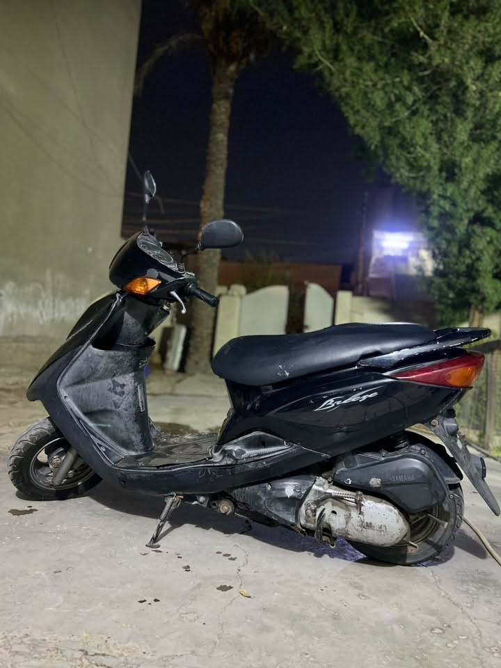 سلام عليكم دراجة بريز كابريتر اصلي مو تجاري  فشكه مطاكه كلها شغاله مناقصها شي سعرها 450 وبيها مجال المكان بغداد المدينة- الاورفلي ***********
