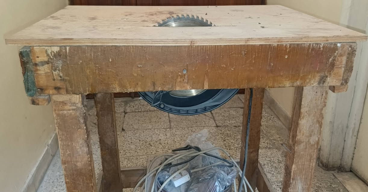 #للبيع منشار صينية و قاطعة
للاستفسار الاتصال على الرقم ***********
