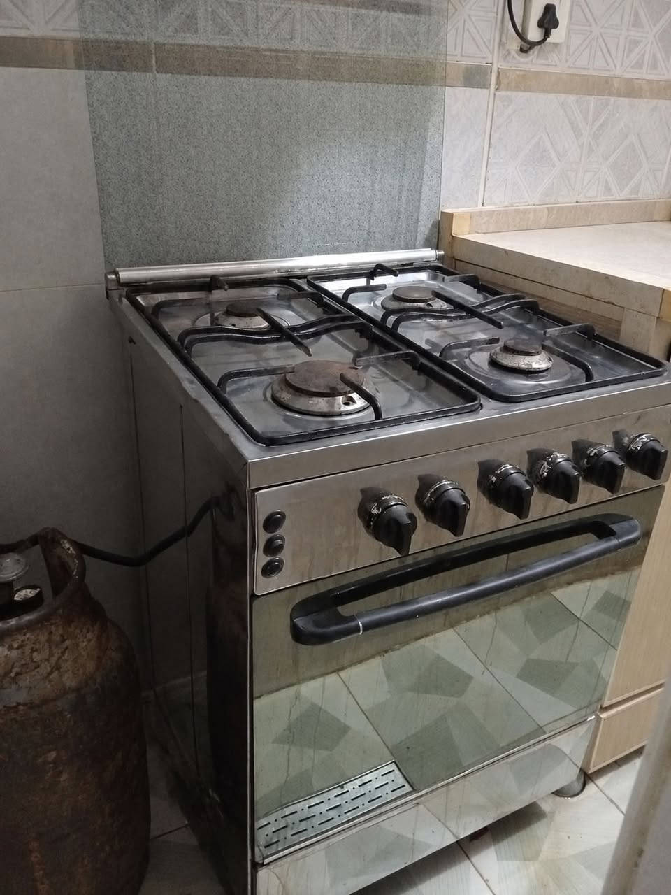 طباخ • جديد • نضيف