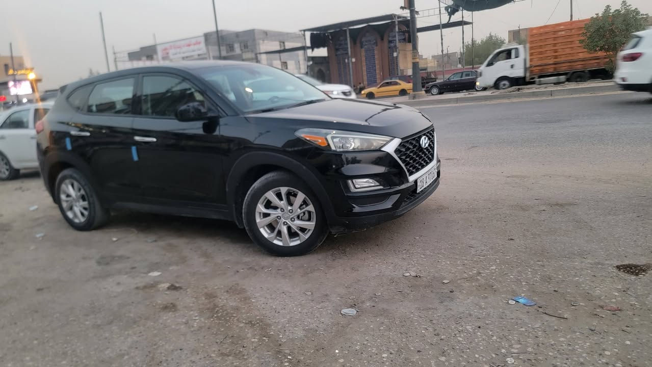 ***********
توكسان موديل 2019 ماشيه ٦٠ حقيقي مكينه 2000 دوش  بيها قطعتين فقط جاملغ وبنيد بدون اي دواخل 
بيع سريع 123 مكاني بالحله نادر 
 كير مكينه حداديه تبريد تخم تاير كله كفاله على وضع الشركة
