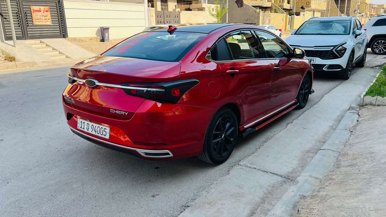 تحيه طيبه …❤️
سياره للبيع نوع شيري اريزو 6
موديل ٢٠٢٣ 
رقم بغداد باسمي شخصيا هزه جديده ولوحات دولي وسنويه الى ٢٠٣١ 
لون احمر 
.
السياره استلامها قبل ٩ اشهر فقط يعني  ب٢٠٢٦ يلا طلعت من الشركه 
.
السياره داخله بالضمان لمده ٦ سنوات وضمان حقيقي اي شي يصير بسياره تروح لشركه يبدلك ومتدفع ولا فلس وتكدر تروح وتتاكد بنفسك 
.
مواصفات فول 1/1 
مكينه ١٥٠٠ تيربو صاروخ 🚀
كير اوتوماتيك + عادي 
شاشه كار بلي بلادي 
حساسات 
رادار امامي وخلفي 
رادارات جانبيه 
تحكم ستيرن جهتين 
بصمه تشغيل + بصمه ابواب 
فتحه بالقماره 
دواخل جلد 
كشنات كهربائيه 
تبريد امامي وخلفي 
لايت امامي وخلفي لد بلادي 
سايد بريك بصمه 
اوتو ستوب 
كامرات 360 درجه اماميه وخلفيه وثنين جانبيات 
تخم تاير جديد قبل سبوعين شديته
وماشيه ٢٦ الف فقط حقيقي 
وسعرها مناسب ب٩٨ وروح لشركه شوف شكد سعرها وسعر خواتها بالكروبات 
ومكانه بالكوت مركز المدينه 
وهذا رقمي ***********
