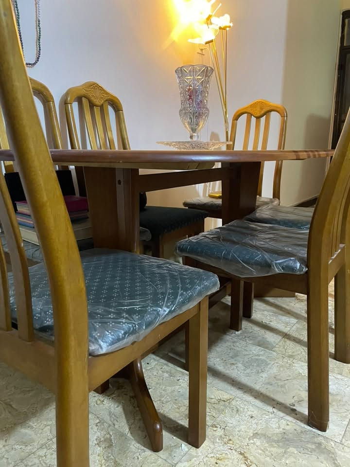 ميز طعام صاج للبيع
ميز طعام مع 6 كراسي 

الكراسي كلها بالنايلون ونظيفة 

خشب اهل گبل نظيف واخو الجديد استعمال قليل

حجم كبير

طول 150

عرض 90

ارتفاع 75

متين وثابت ￼￼

مكاني بغداد

السعر 290

بي مجال بسيط

للتواصل 

هاتف او وتساب

***********

تواصلوا وياية اذا تريدون فديو للميز واضح
