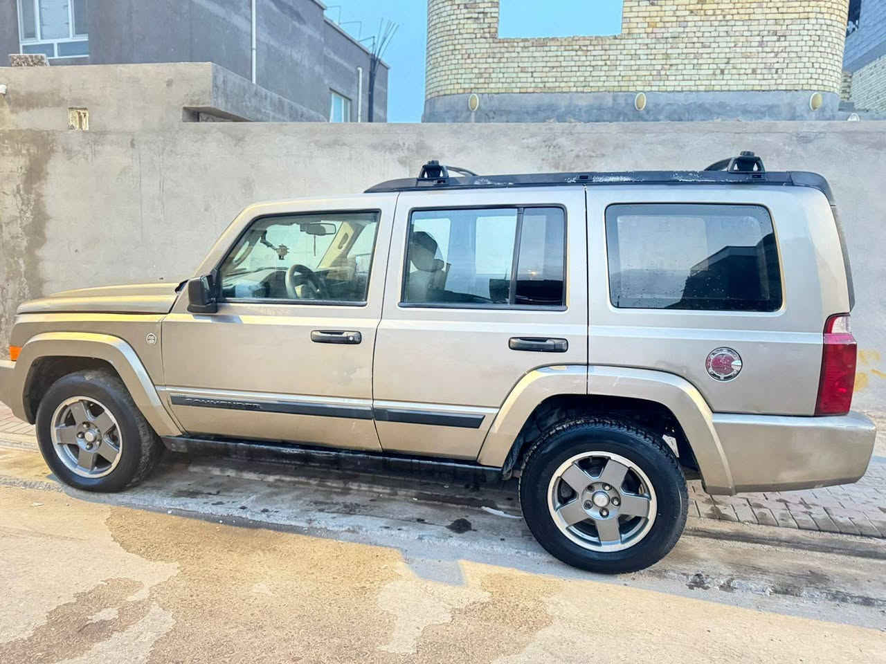 جيب كومندر ٢٠٠٦ بسمي رقم جديد محرك ٤/٧ بيه بخار وصوت خفيف وضربه خفيفه بالبجم وشويه خياس بالقماره مكانهه البصره السعر ٥٠ الاستفسار ***********
